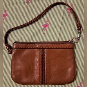 Vintage Y2K Fossil Tan Leather Boho Neutral Casual Wristlet Clutch Bag Keychain